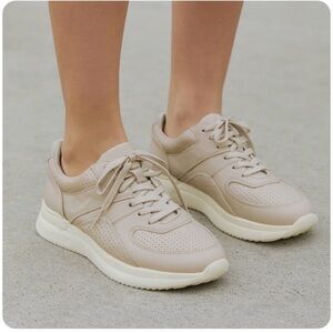 EVERLANE- The Trainer Sneaker Tan Size 9